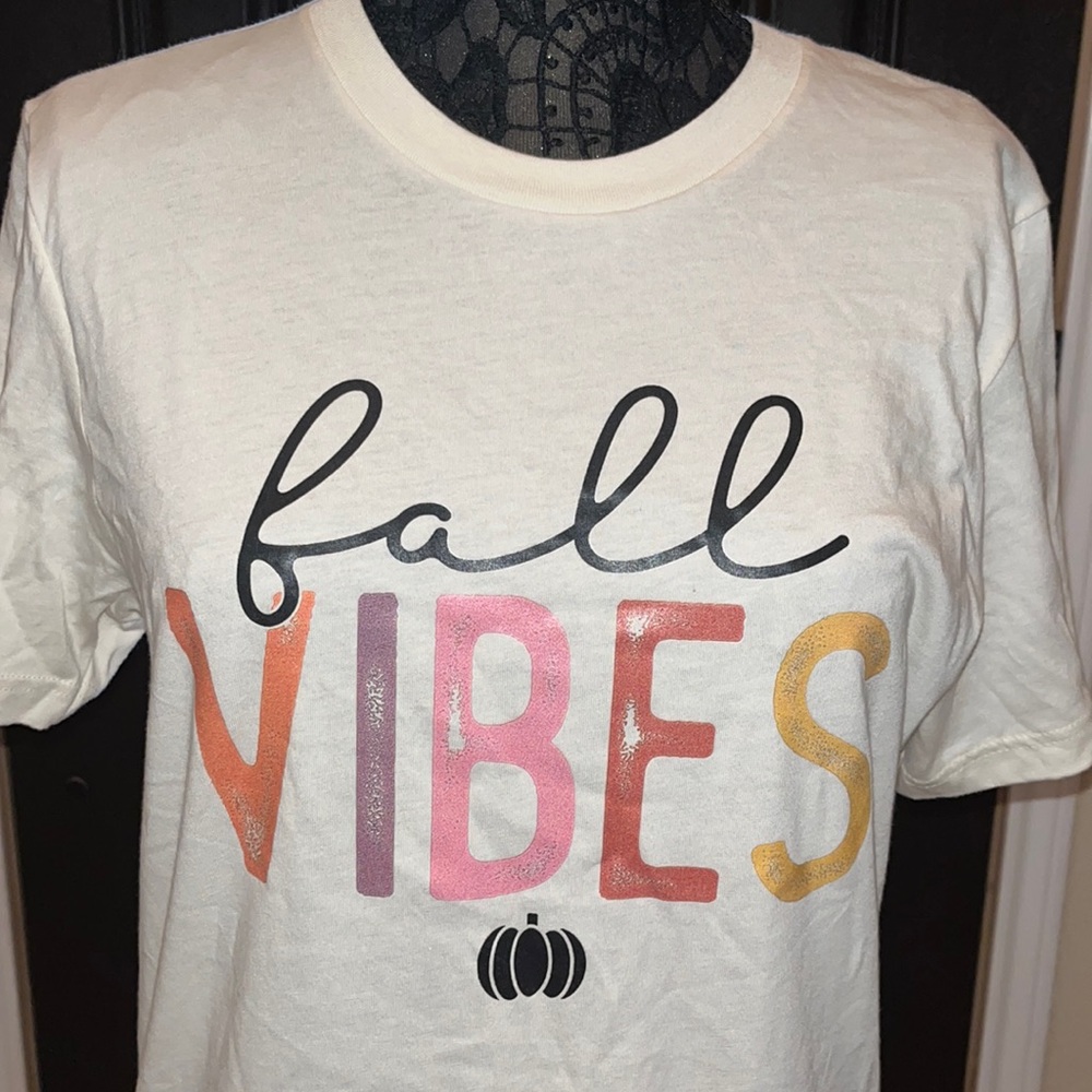 Like New—“fall VIBES” Women’s T-Shirt—Medium